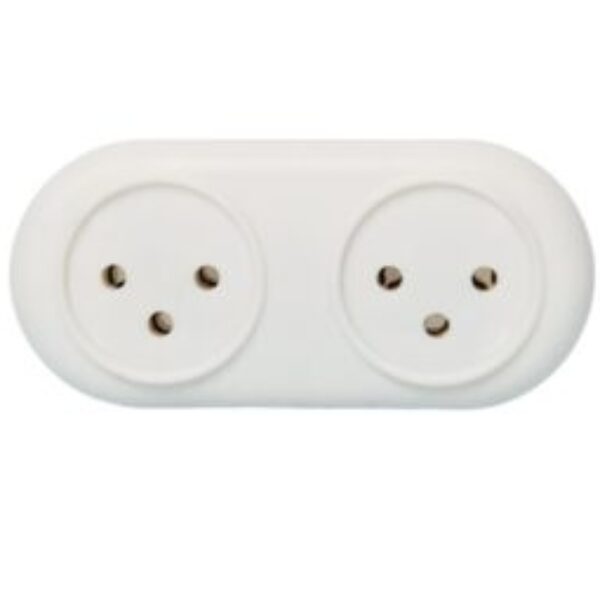 Splits 2 sockets into a horizontal Israeli plug